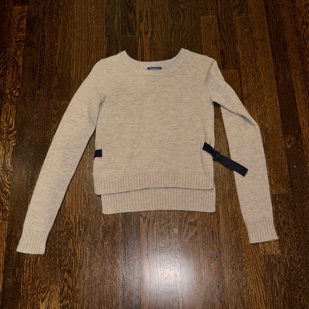 Gryphon New York Sweater split sides d ring and taping closure. XS